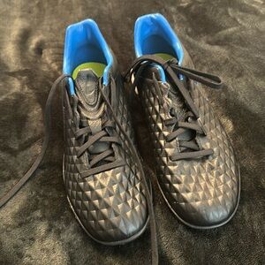 Nike Tiempo Indoor Soccer Shoes
